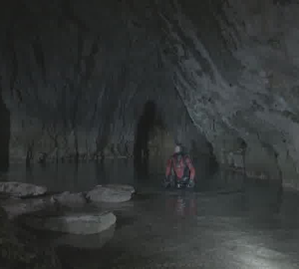 Diver-underwater-Cave-speleology-Gournier_6300