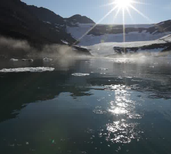 Glacier_avec_reflet.jpg