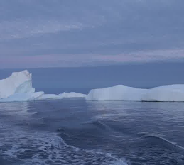 Icebergvue_en_arriere.jpg